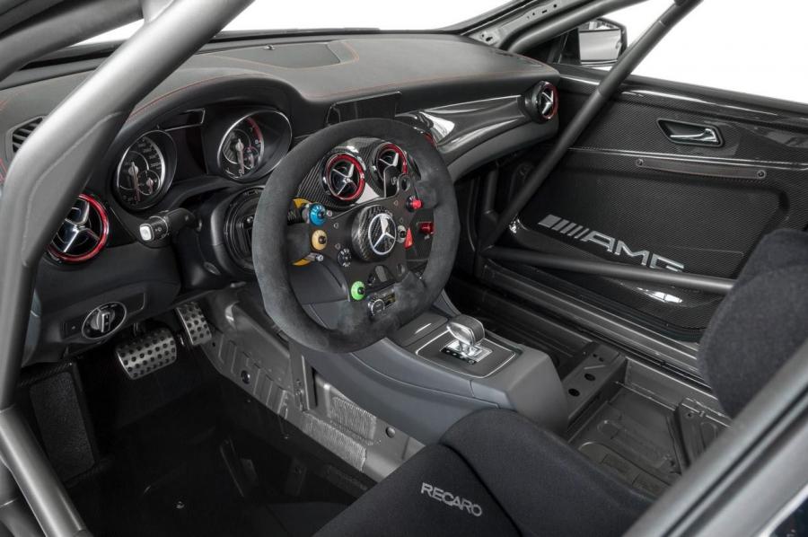  Mercedes-Benz CLA45 AMG Racing Series Concept 2013 года  (фото 3 из 22)